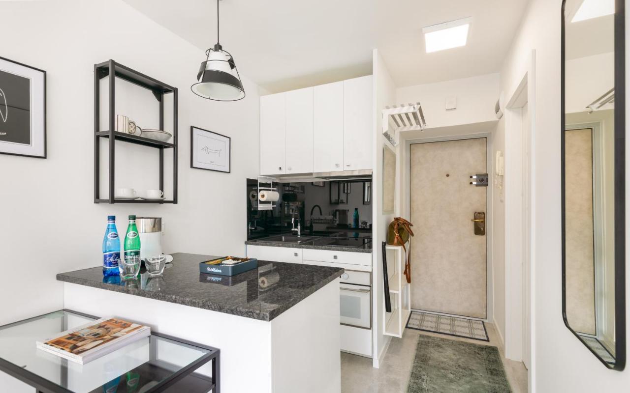 Butas Plac Grzybowski Studio Near Metro Swietokrzyska By Renters
