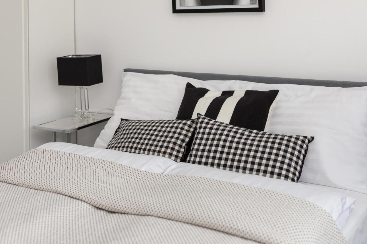 Plac Grzybowski Studio Near Metro Swietokrzyska By Renters *