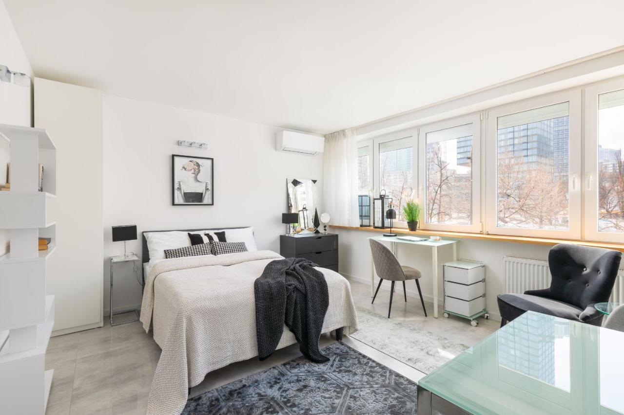 Plac Grzybowski Studio Near Metro Swietokrzyska By Renters Butas Warsaw
